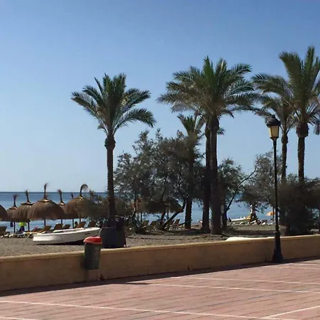 Marina De La Duquesa Apartment *